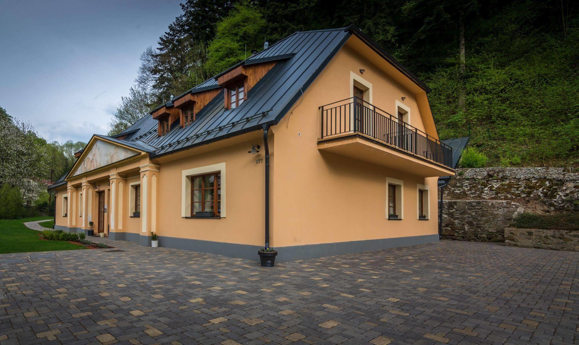 Apartmany Weissov Dom Banska Stiavnica Exterior photo